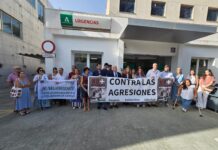 Antequera muestra su rechazo unánime tras la agresión a una médica en el Campillo Bajo