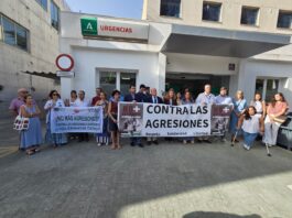 Antequera muestra su rechazo unánime tras la agresión a una médica en el Campillo Bajo