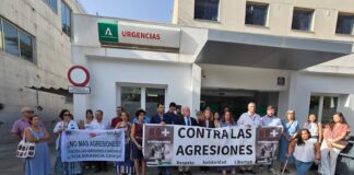 Antequera muestra su rechazo unánime tras la agresión a una médica en el Campillo Bajo