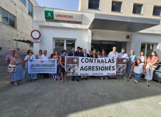 Antequera muestra su rechazo unánime tras la agresión a una médica en el Campillo Bajo