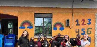 Tres cañeteras cruzan medio mundo para devolver una sonrisa a los niños de Uganda