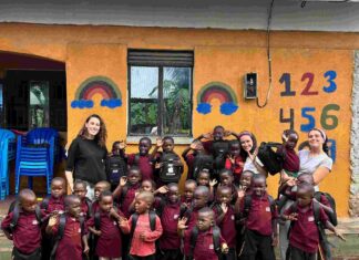 Tres cañeteras cruzan medio mundo para devolver una sonrisa a los niños de Uganda