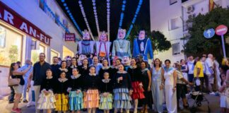 El encendido del Real y la romería nocturna abren la Real Feria de agosto de Archidona