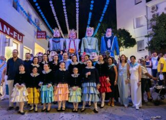 El encendido del Real y la romería nocturna abren la Real Feria de agosto de Archidona