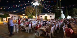 Reconocimiento municipal a los vecinos que cumplen 80 años en la Real Feria de Archidona