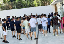 Antequera improvisa una sala de examen para que 280 aspirantes no se queden sin hacer el teórico de conducir