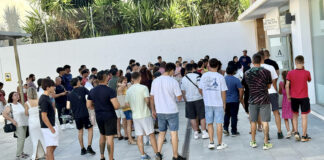 Antequera improvisa una sala de examen para que 280 aspirantes no se queden sin hacer el teórico de conducir