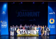 Una gaita escocesa y una cerveza del Torcal: los Premios Joan Hunt 2026 premian a Leslie Thomson y a El Guiri Brewery