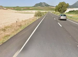 Seis heridos, tres menores, en un choque en Cañete la Real