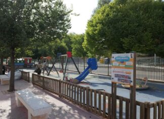 Comienzan las mejoras en los parques infantiles de Archidona