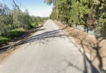 Un hombre de 48 años muere tras caer su moto a una acequia en Antequera