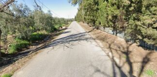 Un hombre de 48 años muere tras caer su moto a una acequia en Antequera