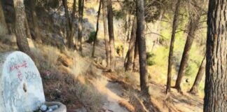 Vecinos de El Chorro recogen firmas para exigir limpieza y vigilancia en uno de los parajes más visitados de Málaga