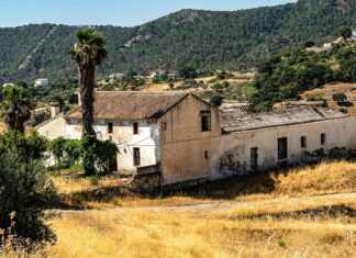 Corriente Rural emprende un proyecto para rescatar el patrimonio y la memoria oral de los cortijos del Guadalteba
