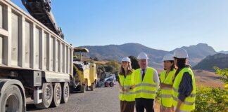 Iniciadas las obras de reasfaltado y mejora de la carretera de acceso a El Torcal de Antequera