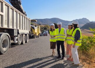 Iniciadas las obras de reasfaltado y mejora de la carretera de acceso a El Torcal de Antequera