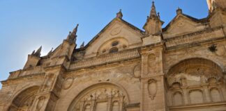 Arranca la restauración de las fachadas y cubiertas de la Colegiata de Santa María, que recuperará sus 41 pináculos