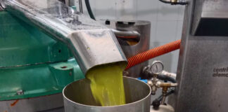 La cooperativa antequerana Dcoop calcula la huella de su aceite