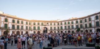 Archidona se concentra en la Plaza Ochavada en apoyo a Ceuta