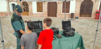 Niños y jóvenes de Archidona conocen de cerca el trabajo de la Guardia Civil