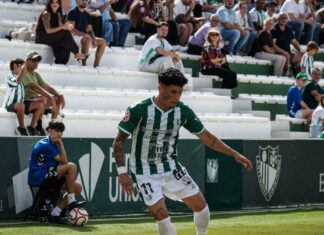 El Antequera rescata un punto de mérito ante el Cartagena en El Maulí (1-1)