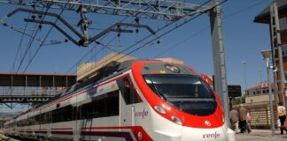 Recogen más de 1.200 firmas para que el Cercanías de Málaga llegue hasta Antequera