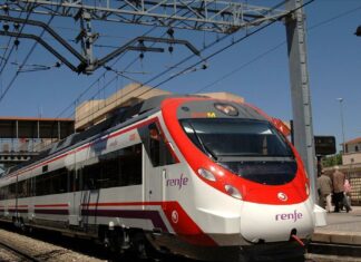 Recogen más de 1.200 firmas para que el Cercanías de Málaga llegue hasta Antequera