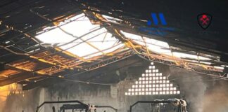 Un incendio arrasa una nave agrícola en Antequera