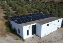 Cañete la Real instala placas solares en el depósito de ‘La Luna’ para reducir el coste del bombeo de agua