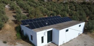 Cañete la Real instala placas solares en el depósito de ‘La Luna’ para reducir el coste del bombeo de agua