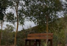 Humilladero instala un banco gigante en el mirador de la Sierrecilla