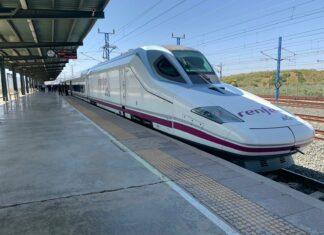 Retrasos en la alta velocidad Madrid-Málaga por una avería en la catenaria en Antequera