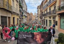Antequera se suma a la lucha contra el cáncer de mama con una multitudinaria marcha solidaria