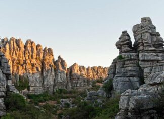 Ecologistas en Acción alerta de que El Torcal camina hacia un «parque temático» y rechaza el sondeo de 200 metros previsto en la nueva adjudicación