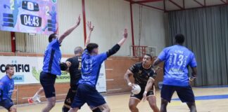 El Dólmenes Antequera cae en Oviedo tras una segunda mitad de dominio local (30-25)