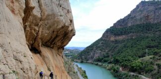 El almacén de baterías de El Chorro, a las puertas de la licencia de obra