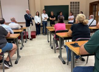 Antequera acerca la inteligencia artificial a los mayores de 50 años con nuevos cursos en el barrio de San Juan