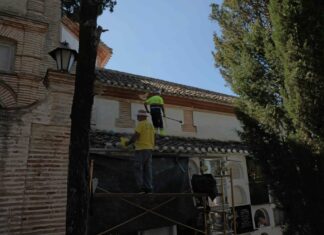 Archidona refuerza los trabajos de mantenimiento en el Cementerio Municipal ante Todos los Santos